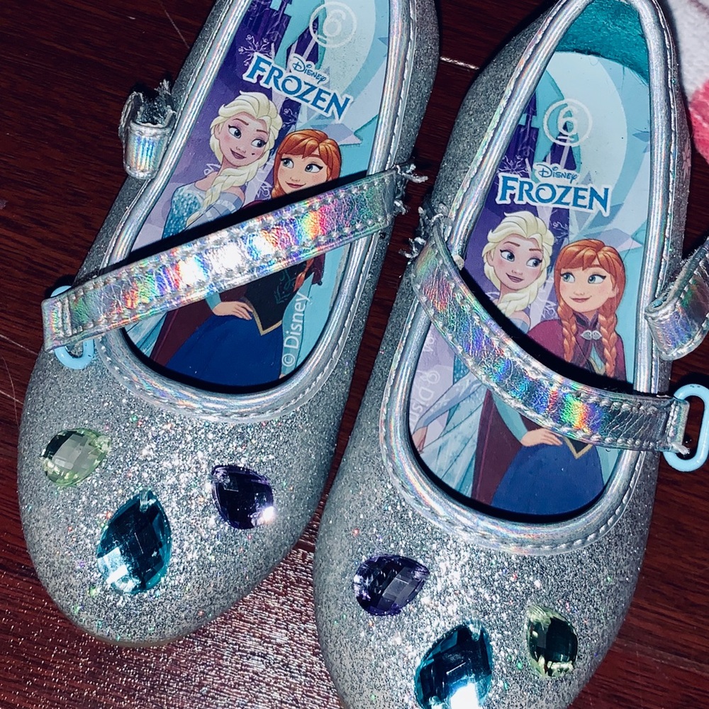 Frozen baby girls first heal
